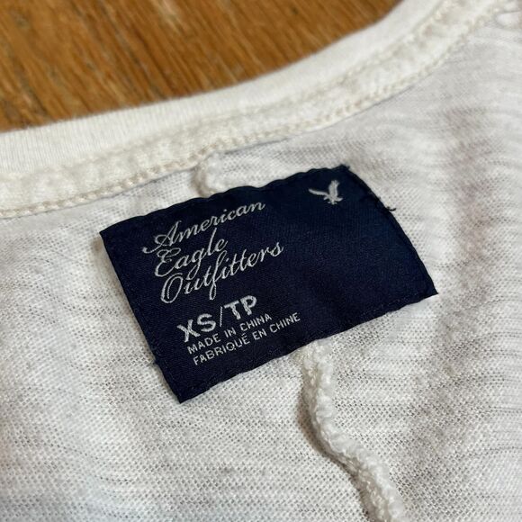 Vintage Y2K White Short Sleeves Form Fitting Graphic Tee V-neck American Eagle - Picture 6 of 6